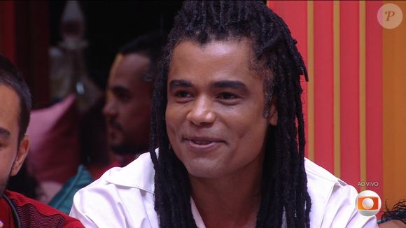 Diogo Almeida flerta com Aline ao vivo no 'BBB 25' e se reaproxima da baiana