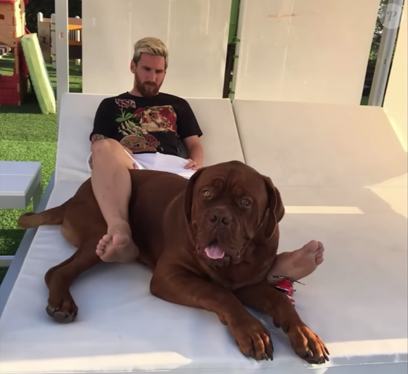 Messi também tem uma espécie de parquinho particular, onde os filhos e o próprio passam momentos de lazer