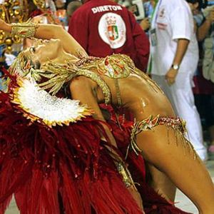 Grazi Massafera já foi rainha de bateria da Grande Rio