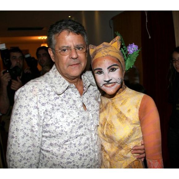 Giulia Costa relembra infância marcada pela ausência do pai e emociona ao falar sobre alcoolismo de Marcos Paulo