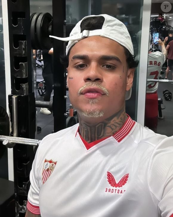 MC Cabelinho precisou ampliar seus conhecimentos para interpretar um atleta profissional de MMA. O cantor revelou que precisou aprender muay thai para completar a preparação.