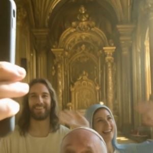 IA emociona e divide opiniões ao recriar o Papa Francisco no céu com Jesus e Maria em vídeo visualmente impactante