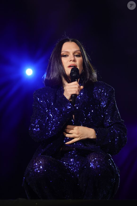 Jessie J também revelou não ter cancelado o show para sentir a energia do público