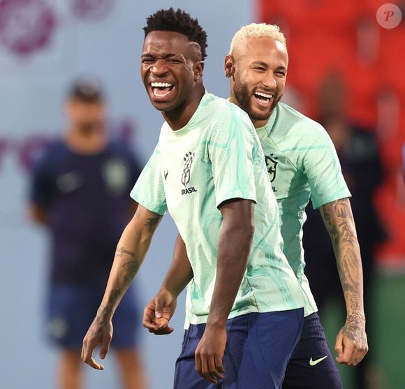 A CBF divulgou, neste sábado (30), os números oficiais dos jogadores do Brasil para a Copa do Mundo 2026