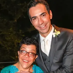 César Tralli desabafou sobre a relação com a irmã, Gabriela, portadora da Síndrome de Nooan, uma doença genética que afeta múltiplas partes do corpo