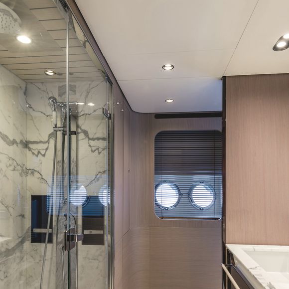 Cabine do iate de Cristiano Ronaldo aposta em conforto e acabamento de alto padrão