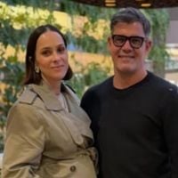 'Meu presente tá no forno e só chega lá pra fevereiro': aos 46 anos, pai de 6 e no elenco de 'Avenida Brasil 2', Juliano Cazarré anuncia nova gravidez da esposa; casal vai escolher 4 destes nomes com origem bíblica ou grega
