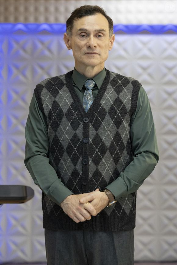 Pastor Albérico (Enrique Diaz) e Lígia (Dira Paes) enfrentam Arminda (Grazi Massafera) e Ferette (Murilo Benício).