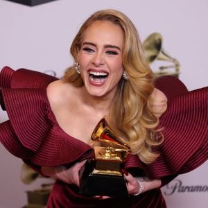 Adele não recorreu a remédios e nem a cirurgias para emagrecer, sendo 100% natural