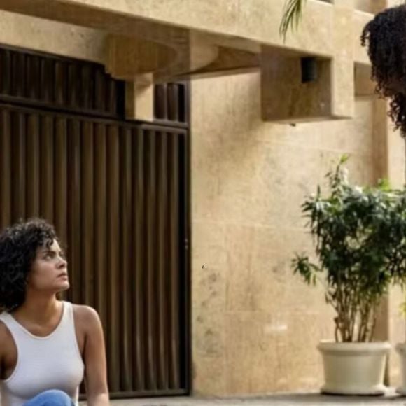 O Purepeople conversou com a psicóloga Fernanda Paiva sobre as diferenças de valores entre mãe e filha, Raquel e Maria de Fátima, em 'Vale Tudo'.