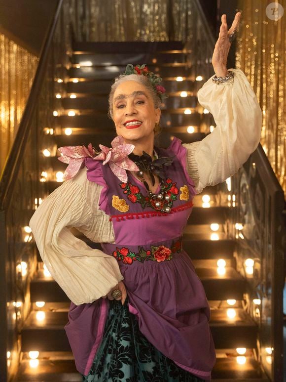 Em 'Garota do Momento' Talía (Stella Miranda) vai chegar com tudo nos próximos capítulos.