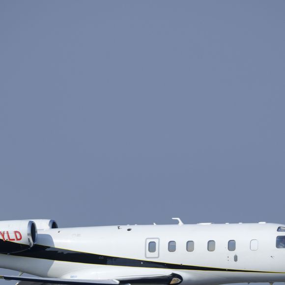 Jatinho de R$ 40 milhões de Anitta é usado em viagens nacionais da cantora