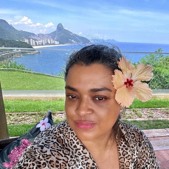 Preta Gil foi para os EUA tentar um tratamento alternativo contra o câncer