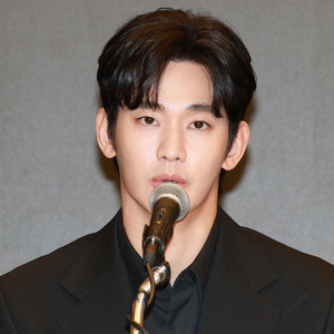 Após rumores de festa com 10 prostitutas no dia da morte de Kim Sae-ron, agência de Kim Soo-hyun anuncia medida drástica