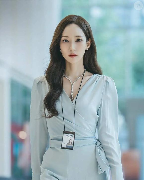 Park Min-young é uma das maiores e mais respeitadas atrizes da Coreia do Sul devido aos seus papéis marcantes