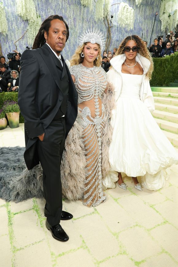Família reunida: Beyoncé surge com Jay-Z e a filha Blue Ivy no Met Gala
