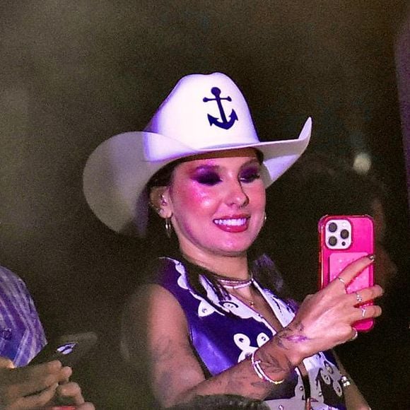 Ana Castela pareceu ter curtido o show de seu ex-namorado Gustavo Mioto no segundo dia do cruzeiro Boiadeira em Alto Mar