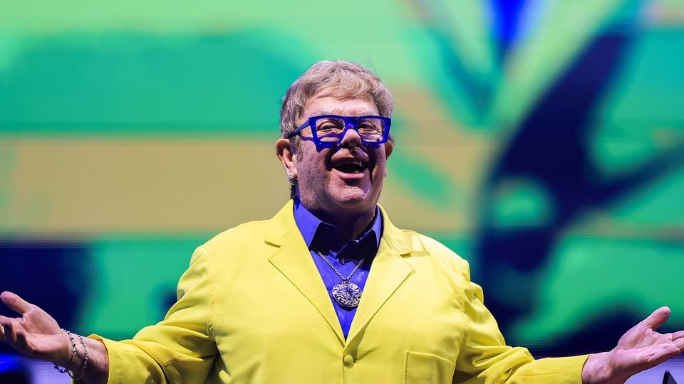 Conheça o 'palácio' de Elton John com vista para o Mar Mediterrâneo