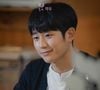 Do outro lado está Yoo Ji-ho, um farmacêutico e pai solteiro que lida com o preconceito e julgamento da sociedade sobre sua paternidade
