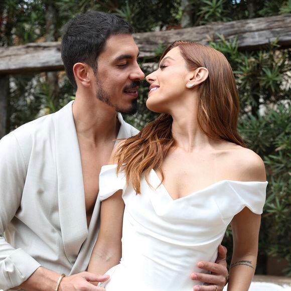 Giovanna Lancellotti e Gabriel David também apareceram no pre-wedding com looks mais despojados. Mesmo assim, a escolha de Bruna Griphao foi considerada informal até demais