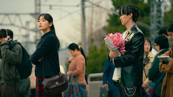 Por outro lado, Oh Mi-seon, uma contadora da empresa de Tae-poong que é brilhante, mas não tem seu valor reconhecido. Ela é a responsável por sustentar sua família
