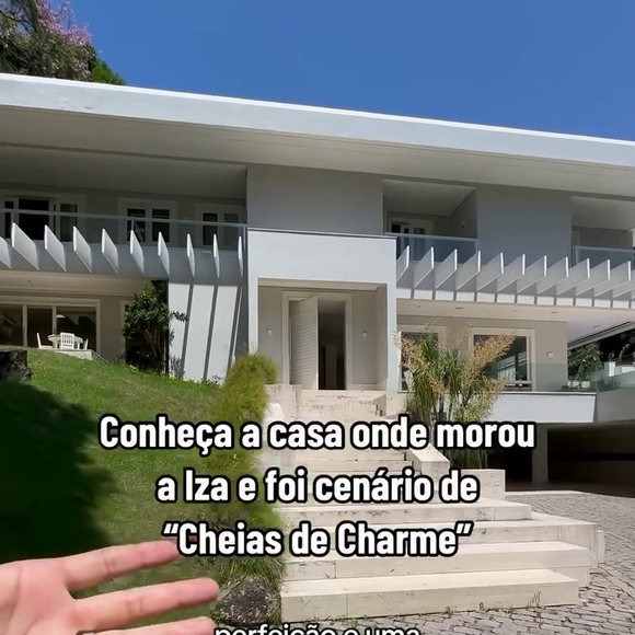 De acordo com a UpperHaus Imóveis, empresa especializada em imóveis de luxo, a mansão onde Iza residiu está avaliada em R$ 12,8 milhões