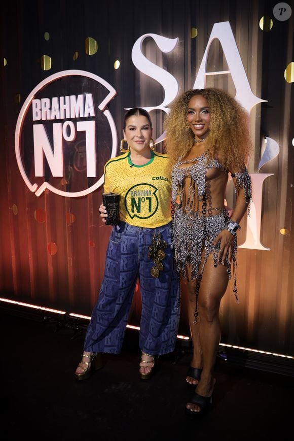 Carnaval 2026: Ju Ferraz apostou em jeans larguinho e abadá com brilho; empresária do camarote N1 posa com Mayara Lima em fotos