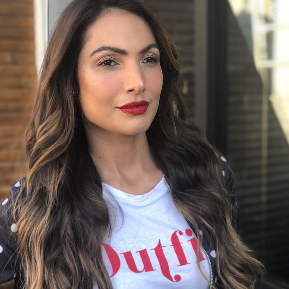 'Confesso que levei um tempo pra me encorajar a fazê-la. Graças à equipe médica que me acompanhou estou bem. Me recuperando agora para segunda-feira estar de volta ao batente. Beijo grande pra todos e bom fim de semana', disse Patricia Poeta