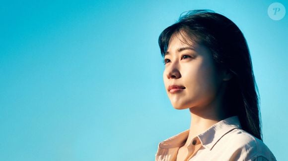 'Meu Nome é Chihiro': uma mulher que tenta recomeçar a vida trabalha em uma loja de uma cidade litorânea e, ao se aproximar dos moradores, cria conexões que ajudam todos a enfrentar solidão e dores do passado