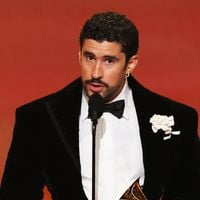 Nem uma, nem duas, nem três mansões: Bad Bunny se divide entre 4 casas de luxo e investiu R$ 88 milhões em propriedades; fotos são de cair o queixo!