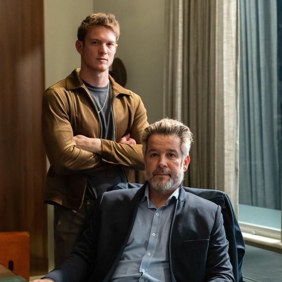 Leonardo (Pedro Novaes) e Santiago Ferette (Murilo Benício) são filho e pai na novela Três Graças