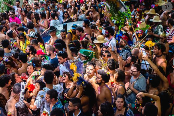 Do axé aos ritmos afro-brasileiros, passando por marchinhas, fanfarras e pagode retrô, a agenda reúne opções para todos os perfis de foliões