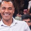 8 vezes reprovado, conexão surpreendente com a Copa do Mundo e 2 recordes históricos: hoje aos 56 anos, Cafu, o capitão do penta do Brasil, tem vida marcada por 10 curiosidades incríveis