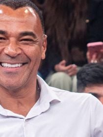 8 vezes reprovado, conexão surpreendente com a Copa do Mundo e 2 recordes históricos: hoje aos 56 anos, Cafu, o capitão do penta do Brasil, tem vida marcada por 10 curiosidades incríveis