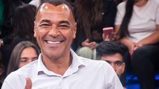 8 vezes reprovado, conexão surpreendente com a Copa do Mundo e 2 recordes históricos: hoje aos 56 anos, Cafu, o capitão do penta do Brasil, tem vida marcada por 10 curiosidades incríveis