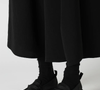 Mocassim de luxo de Yohji Yamamoto custa US$ 860, cerca de R$ 4.460 em conversão direta, e reúne originalidade, materiais sofisticados e conforto em um modelo pensado para atravessar temporadas