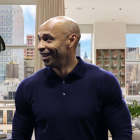 Campeão da Copa de 1998, Thierry Henry coloca à venda seu espetacular apartamento de cobertura em Manhattan: 560 m², vista de 360 graus; o campeão mundial pode embolsar uma pequena fortuna