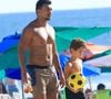 E Xamã também brincou muito com Otto junto de uma bola de futebol