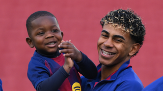 Fã de Shakira e praticante de golfe: com só 4 anos de idade, o irmão mais novo de Lamine Yamal, da Espanha, estoura o fofurômetro da Copa 2026 com esses 4 momentos divertidos