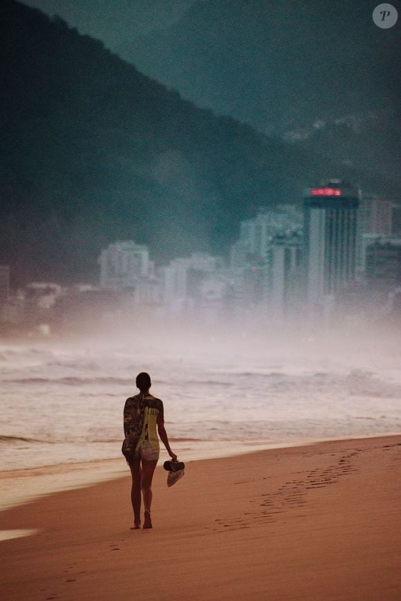 A caminhada é uma ótima forma de queimar as calorias que são naturalmente mais ingeridas durante as férias