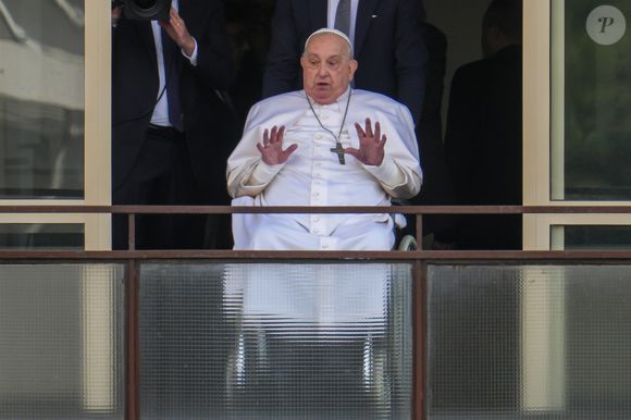 Papa Francisco será enterrado em um único caixão de madeira, revestido de zinco