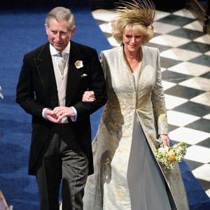 Charles, ainda príncipe, estava de casamento marcado com Camilla Parker-Bowles para o dia 08 de abril de 2005