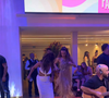 Aos 50 anos, Patrícia Poeta mostra seu gingado em festa de aniversário com samba e convidados famosos; apresentadora usou look dourado exclusivo