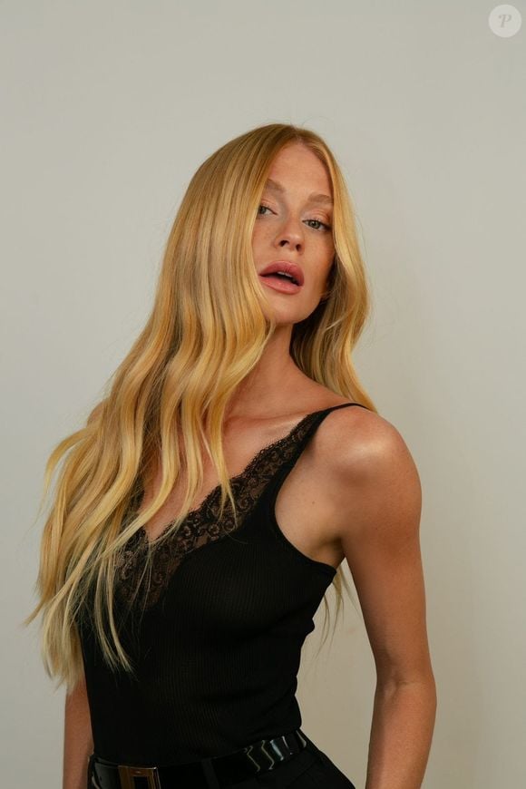 O protetor térmico Amino é um dos itens indispensáveis na rotina capilar de Marina para proteger dos efeitos das ferramentas de calor;