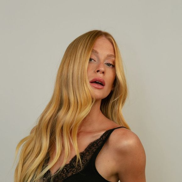 O protetor térmico Amino é um dos itens indispensáveis na rotina capilar de Marina para proteger dos efeitos das ferramentas de calor;