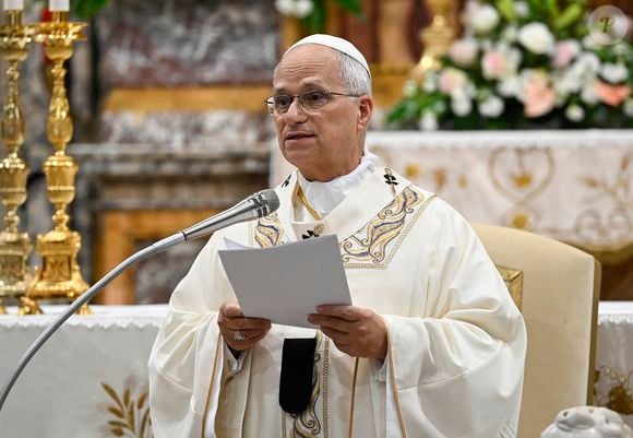 Papa Leão XIV citou Platão ao falar sobre inteligência artificial, educação e a importância do pensamento humano em sua primeira encíclica