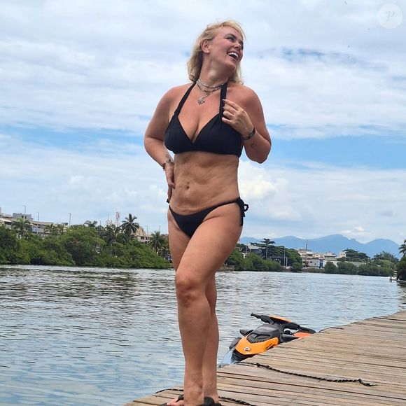 No último domingo (26), Ana Paula Almeida mostrou seu corpo depois de perder 11 kg com uma nova dieta