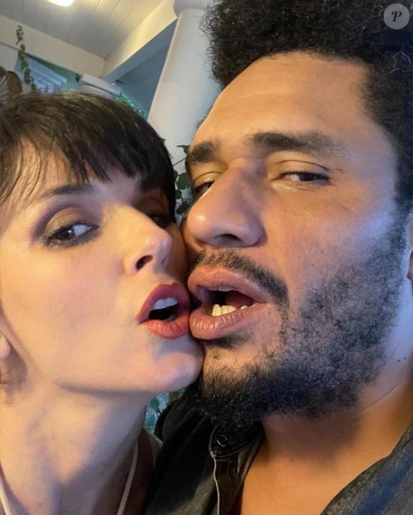Helena Rizzo e Bruno Kayapy se conheceram em um evento na Casa Manioca e logo começaram a namorar