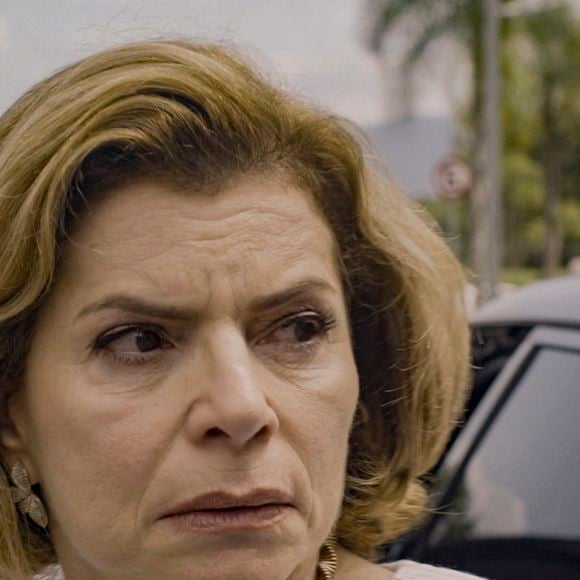 Odete Roitman (Débora Bloch) fica assustado após tentativa de assassinato em 20 de outubro de 2025