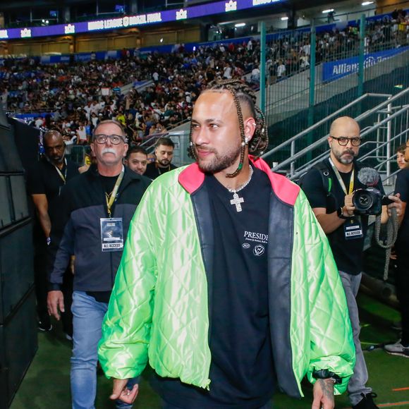 Neymar teve uma conversa leve e descontraída com Virgínia Fonseca, de acordo com o colunista Erlan Bastos, do portal EM OFF